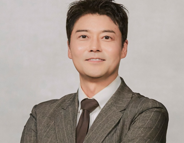 '주사 이모' 의미심장 SNS...전현무 겨냥? 당사자는 침묵