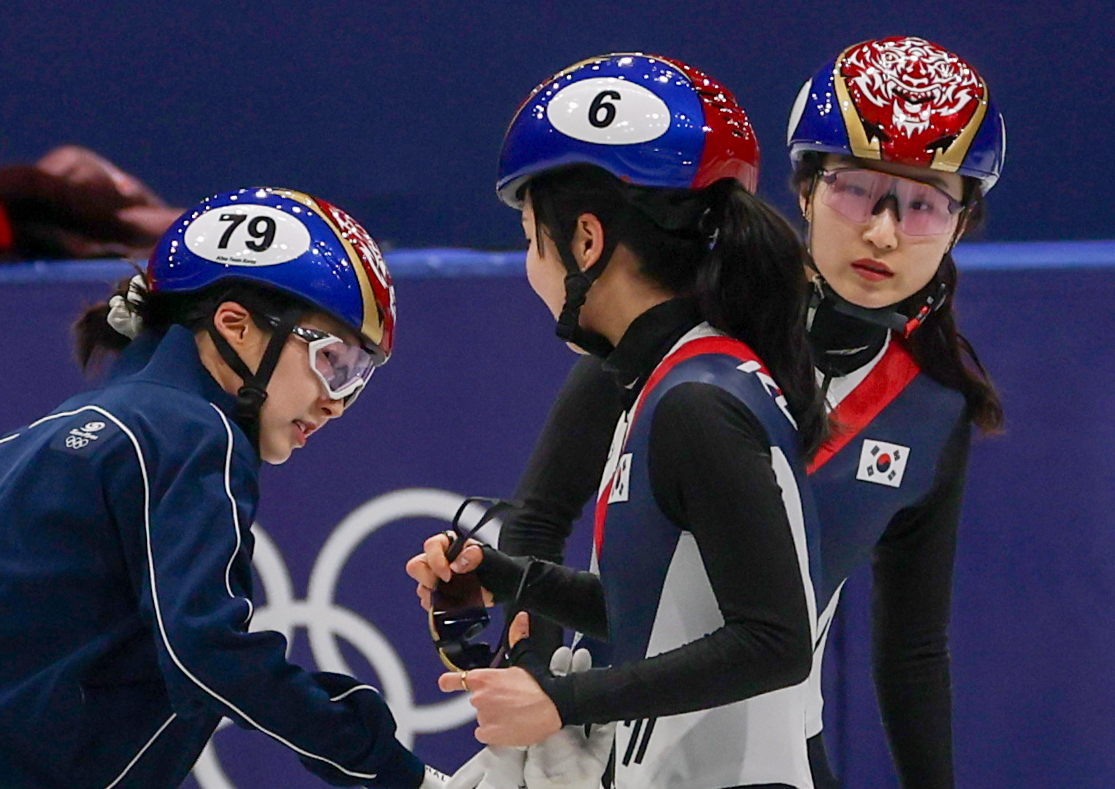 "피는 찔끔났어요" 활짝 웃은 김길리...팔 걷어 보여주며 "진짜 멀쩡해요" [밀라노 메디컬체크]
