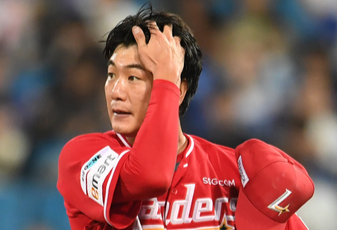 복귀 시점 불투명 실화? SSG 김광현, 어깨 통증에 스캠 중도 하차..."고질적인 부위 악화" 