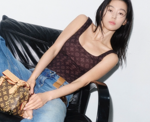 전지현, 파격 보디수트+청바지 '압도적 비주얼'