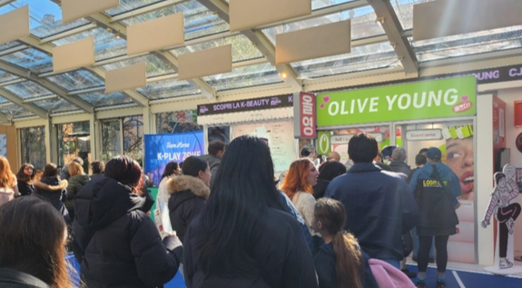 "10일 만에 2만명 방문"...비비고·올리브영에 줄 선 유럽 청춘, CJ가 만든 '미니 서울' [김민규의 휘고(Figo)! 밀라노]