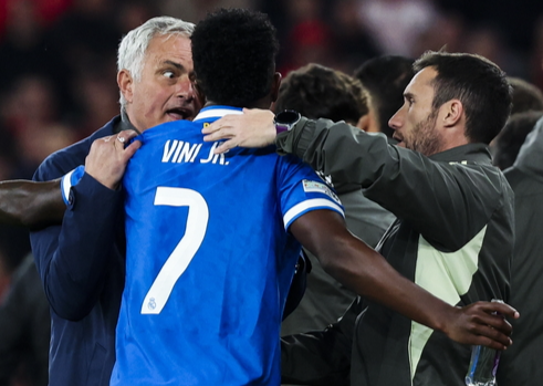 "원숭이" 발언, '인종차별' 논란...비니시우스 동료 음바페, 재차 프레스티아니 저격 "최고의 구장 베르나베우에 오면 안 된다"