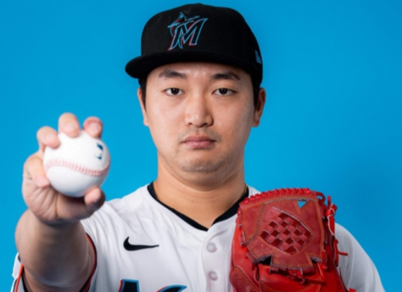 '이럴 수가' 0.2이닝 4실점이라니...벼랑 끝 선 고우석, 빅리그 정말 밟을 수 있을까 