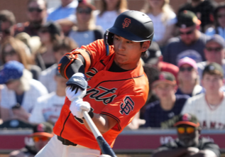 'WBC 출전' 이정후, '쾌조의 컨디션'...첫 시범경기서 1안타 1득점+우익수 자리서 보살도 기록