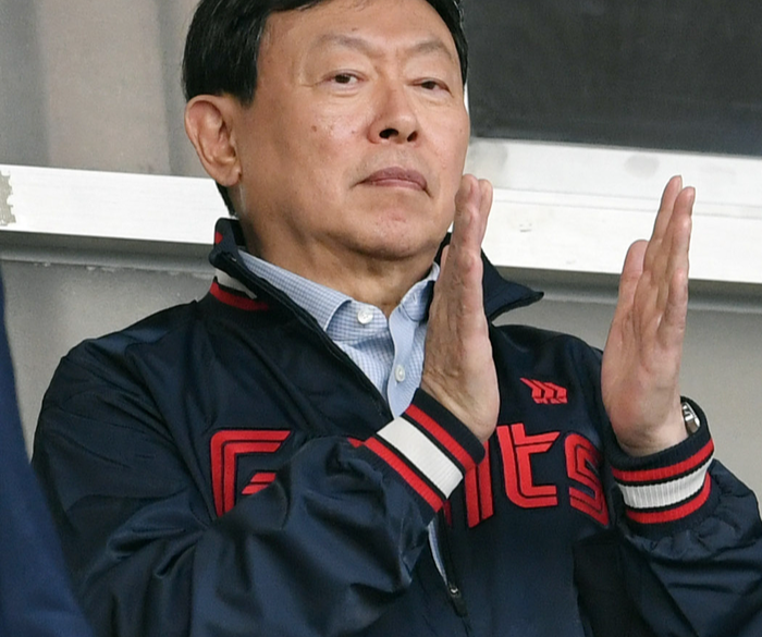 신동빈 회장, 격노했다더니 격려였나?...'해외도박' 롯데 선택은 '면죄부'였다 "도박해도 한 달 쉬면 됩니다" [김민규의 눈]