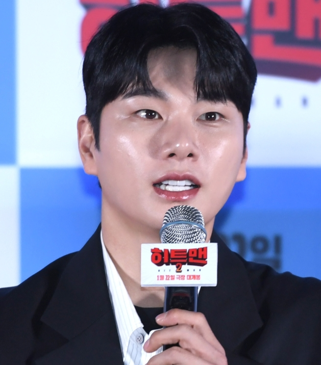 사생활 논란 여파, 이이경 방송가 연쇄교체...'놀뭐' 이어 '용형'도 떠난다