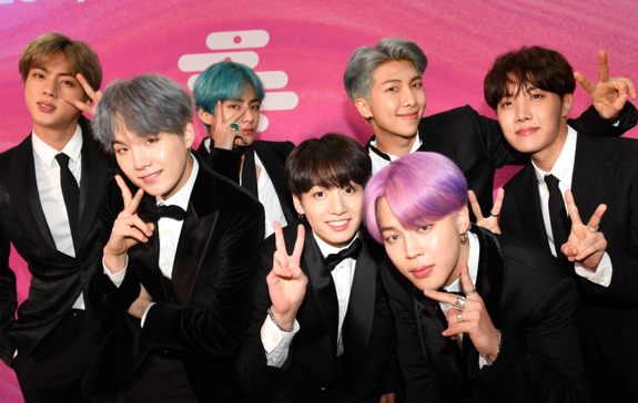 [BTS컴백] "글로벌 아미 잡아라"...백화점 3사, 팝업부터 보랏빛 야경까지 '총력전'