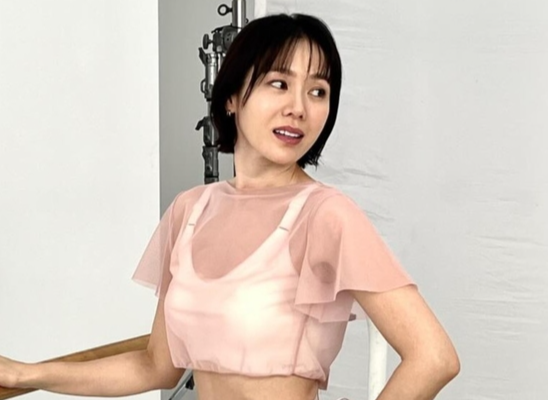 손예진, 이너웨어 착용샷 속 '11자 복근' 눈길