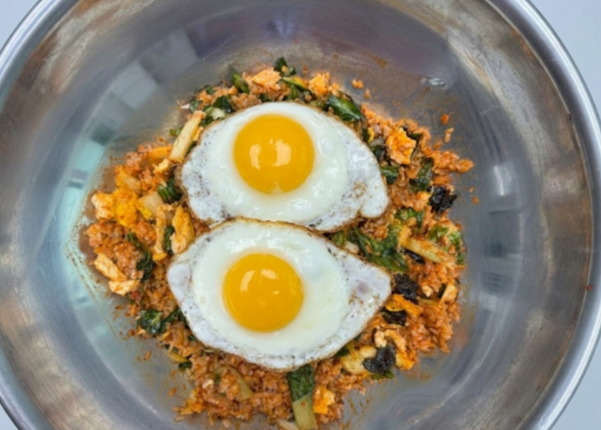 강호동 먹방이 쏘아 올린 유행...가성비·맛 다 잡은 '봄동비빔밥' 체험기