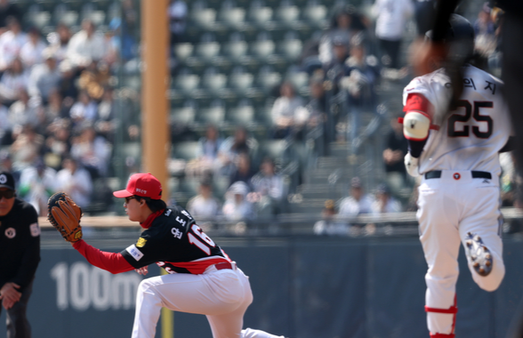 "김도영 친구 사고 쳤다!"...KIA 윤도현, 잠실서 '연타석 대포' 쾅! 이범호의 '공포의 1루수' 실험 대성공?