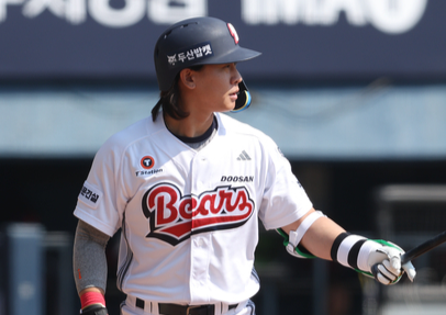 "80억의 곰, 호랑이 팬 울렸다"...두산 박찬호, 친정 KIA 향한 '90도 인사'...잠실 가득 메운 뭉클한 박수