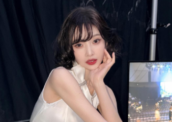 한줌허리 된 조이, 레드립+하얀 원피스로 마릴린먼로 '복붙' 비주얼 