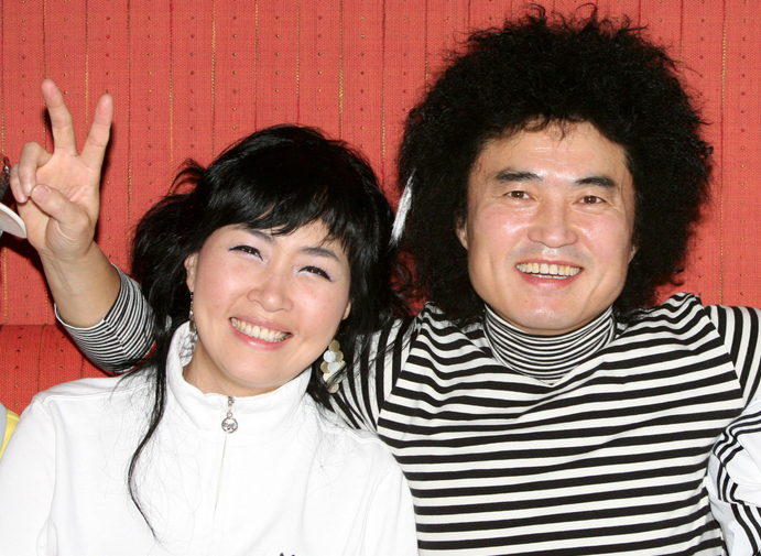 '임신중 외도 vs 1심일 뿐'...홍서범 가족논란, 사실관계 두고 평행선