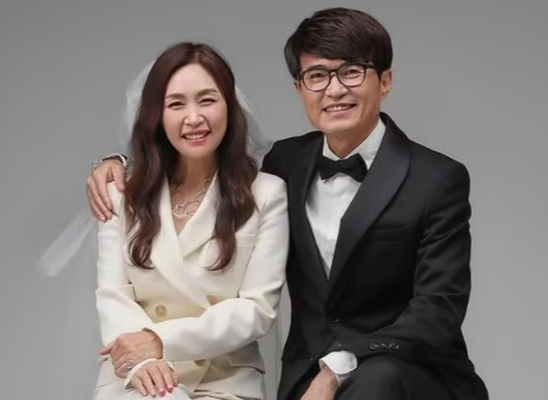 [단독]홍서범·조갑경, 아들 이혼 논란 첫 공식입장... "부모로서 부족함 있었다"