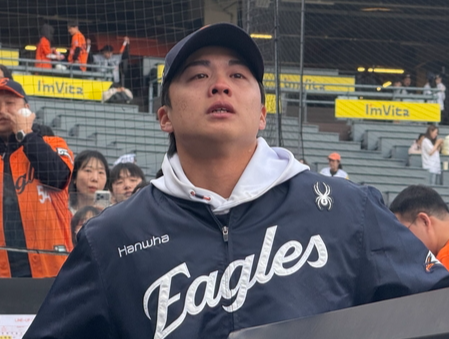 "다음 눈물은 한국시리즈에서" KBO 데뷔승→할머니 안고 '펑펑 운' 왕옌청, 앞으로가 더 기대된다 