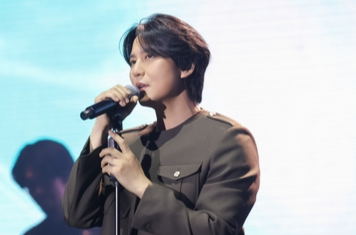 '5시간 팬미팅→조기종료' 김남길, 콘서트 급 무대