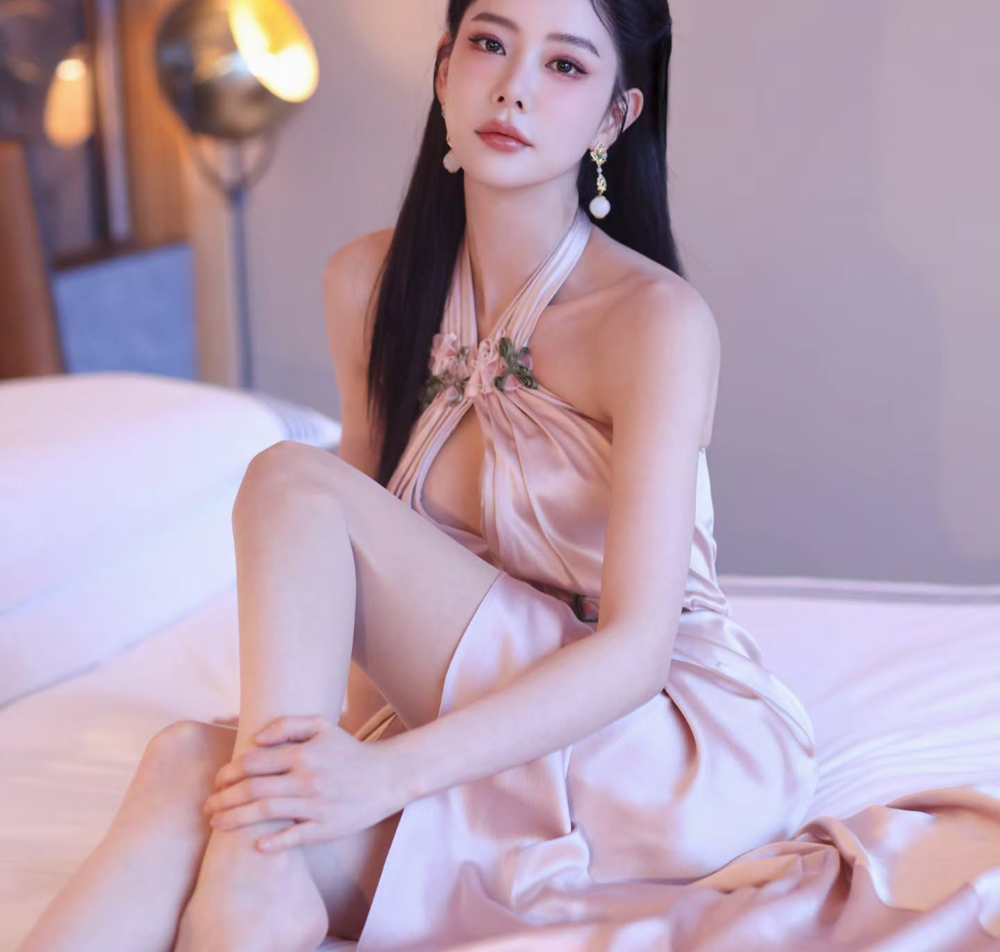 중국 활동 클라라, 아찔 글래머러스 몸매+중화풍의 스타일