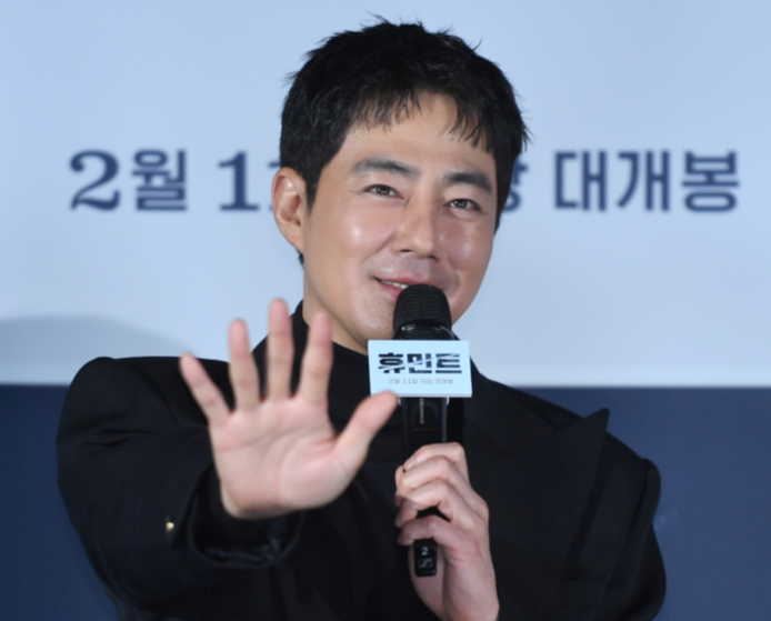 조인성, 좌표 찍혔다...정치적 악플에 시달려