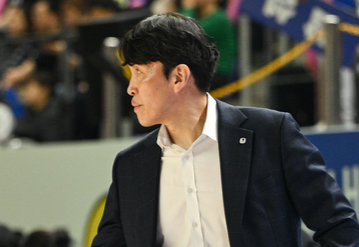 '천신만고' 우리은행, 기어이 봄 농구行...'승부사' 위성우-'타짜' 김단비, 이번 쏠까 