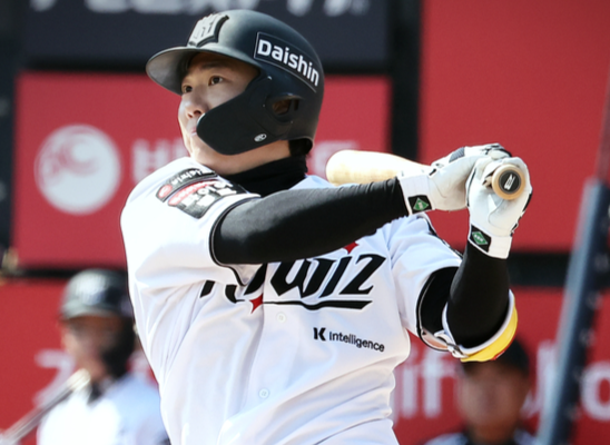 '바깥쪽 체인지업' 대비→'몸쪽 스위퍼' 때려 결승타, 이게 되네...오윤석이 밝힌 '접근법' 