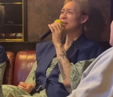 금발에 유카타까지... 박유천, 일본 노래방에서 포착