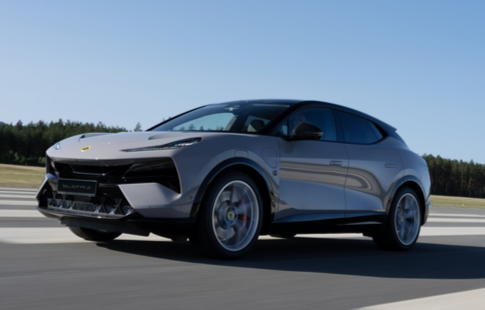 "보조금 0원이라도 산다"...럭셔리 전기차, 가격표 떼고 '위상'으로 승부