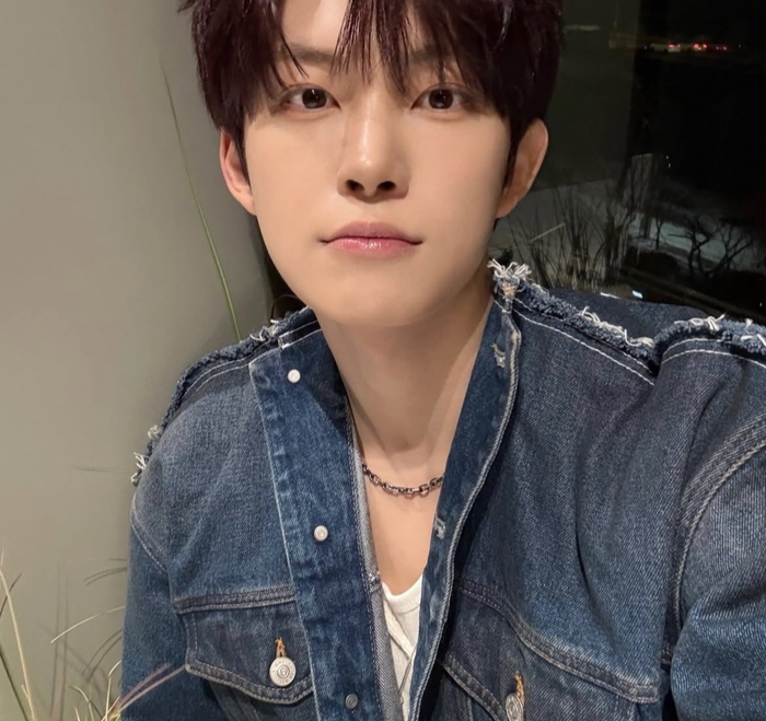 '알디원' 김건우, 자필 사과 "어리석었다"... 부적절 발언 논란에 활동 중단