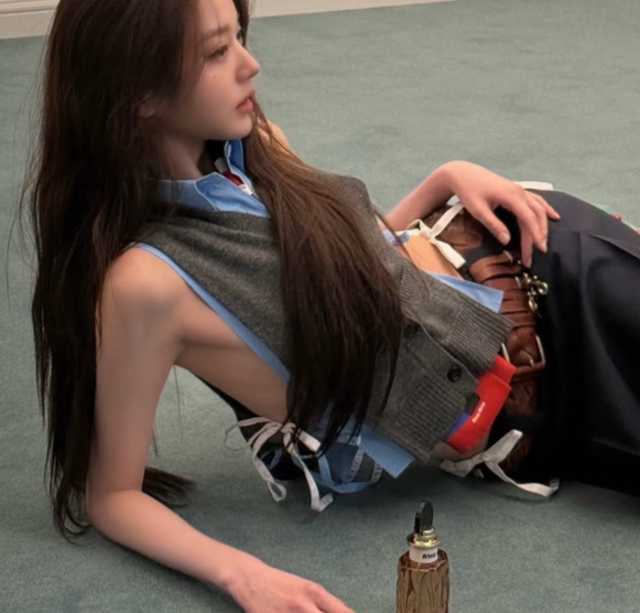 장원영, 인형 비주얼 또 경신... 과감한 스타일링까지 '눈길' [★SNS]