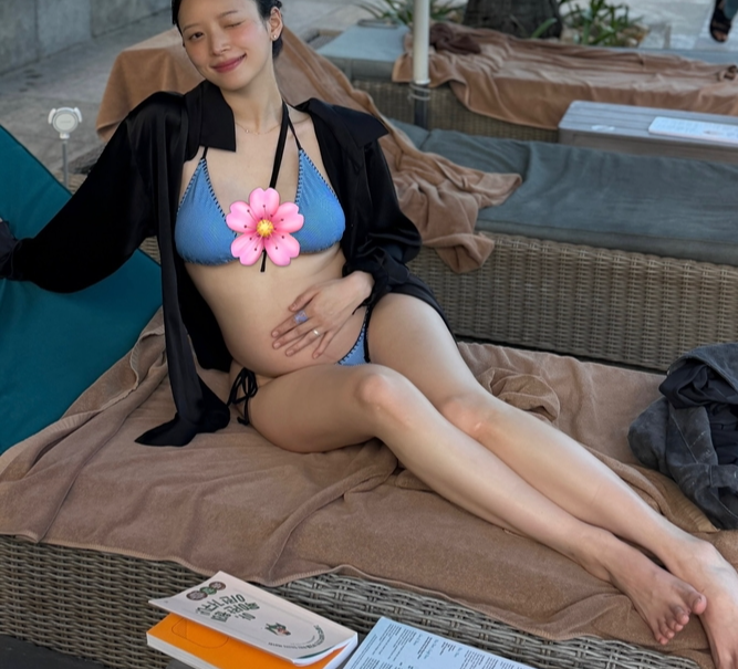 "샤워도 같이 하는 부부" 김지영, 나트랑서 비키니로 드러낸 과감한 D라인