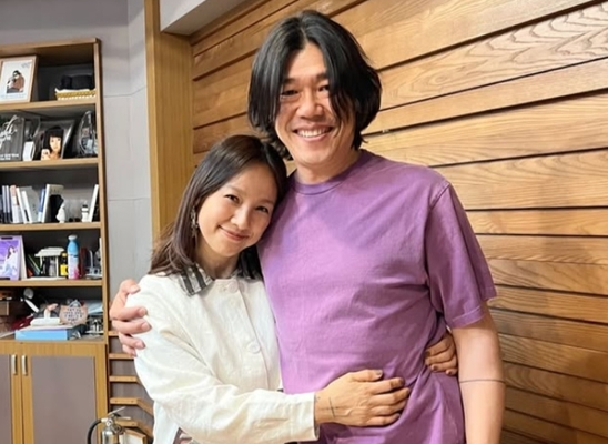 이효리, 오늘(12일) 부친상·이상순 빙부상...슬픔 속 빈소 지키는 중