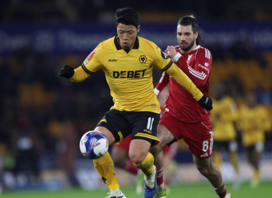 이럴수가! 홍명보호 FW 황희찬, 월드컵 앞두고 2부리거 운명 유력...울버햄턴, 리즈에 0-3 대패 'EPL 최하위'