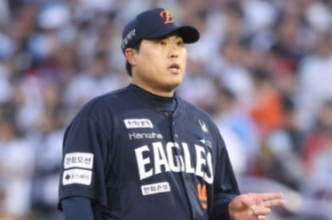 20년 흘러도 여전히 '한화의 중심' 류현진, '완벽투 행진'...더 성장한 베테랑의 품격 