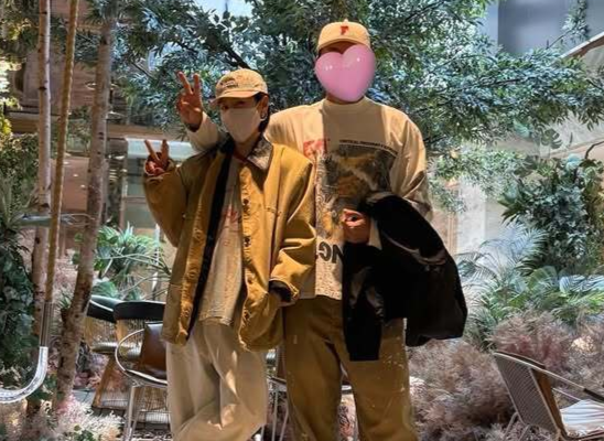 현빈♥손예진, 3살 아들이 직접 찍어준 투샷 공개 "심하게 감동"