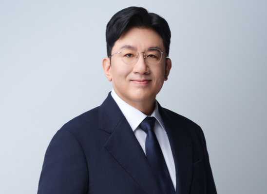 경찰, 방시혁 의장 구속영장 신청...하이브 "수사 협조에 충실했는데"