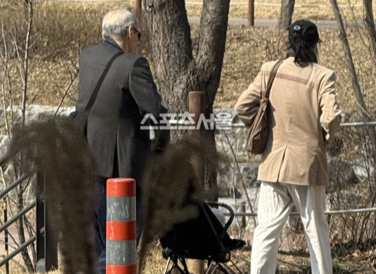 홍상수♥︎김민희, 또 韓 패싱... 영화만 상영한다
