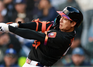 이정후, 코리안더비서 '멀티 히트'로 먼저 웃었다...김혜성은 '멀티 출루'