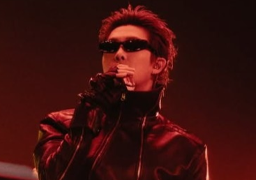 꽁초는 문제, 몰카도 문제...RM 논란의 두가지 쟁점