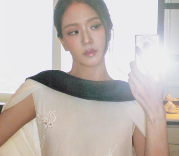 '미모 열일' 블랙핑크 지수, 친오빠 논란 의식 無