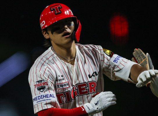 KIA '히든카드' 4도영 '대박 예감'→홈런 '단독 선두' 질주, 역시 슈퍼스타는 다르다 