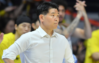 '2연패 도전→3패 탈락' 조상현 감독 "선수들이 정규리그 우승 만들어, PO는 감독이 부족했다"