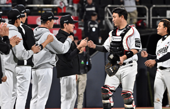 '개막 한 달' KBO리그, 일단 '3강 6중 1약' 구도...핵심은 '연승과 연패'