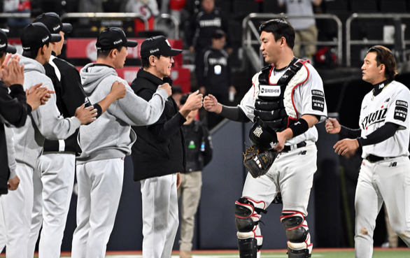 '개막 한 달' KBO리그, 일단 '3강 6중 1약' 구도...핵심은 '연승과 연패'