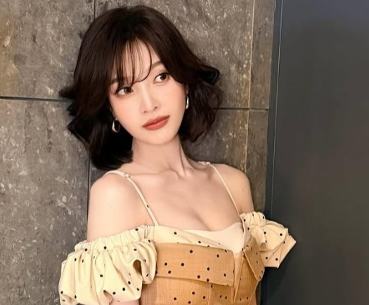 조이, '뼈말라 시리즈' 근황...슬렌더 라인에 청바지도 헐렁