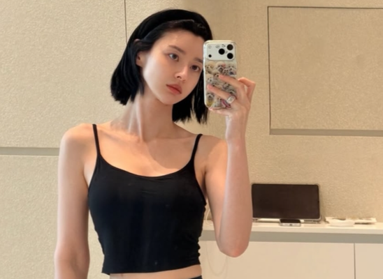 권나라, 레깅스만 입었을 뿐인데...'마네킹 비율' 눈길