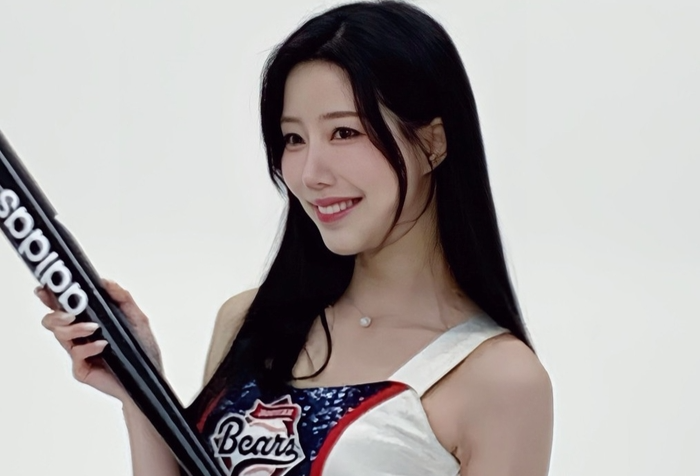 파울볼 맞은 류현주 치어리더, "저 괜찮아요”"...박찬호의 훈훈한 사과까지