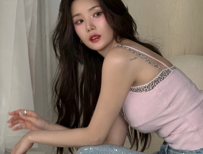 '워터밤 여신' 권은비, 올 여름 비주얼 예고 "러뷰러뷰"