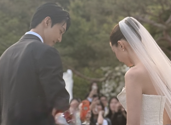 [단독] '러브캐처2' 박정진♥송세라, 7년 열애 끝 결혼...'﻿하관운명설' 비주얼 커플의 현실 로맨스