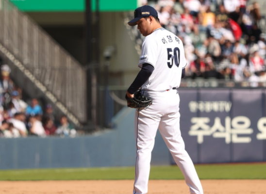 선발에서 마무리까지! '실리콘 인간' 선언한 이영하...두산 위한 헌신, FA '52억 가치'