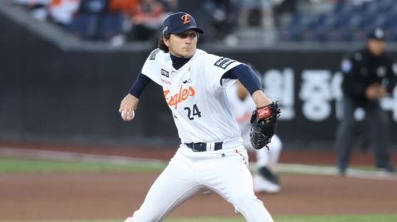"불펜 세워야 한다"는 김경문 감독, 관건은 '외인 선발'이다...화이트는 괜찮을까 