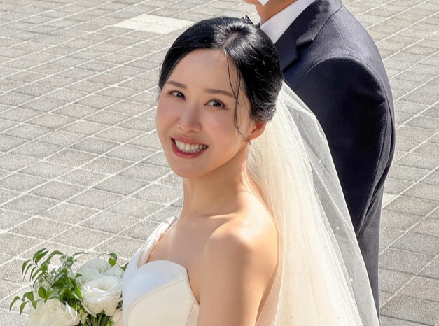 '나는 SOLO' 15기 정숙, 축복 속 성당 결혼식..."파티 같았던 행복한 순간"